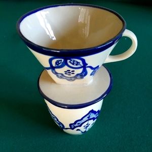 Single serve coffee maker with cup